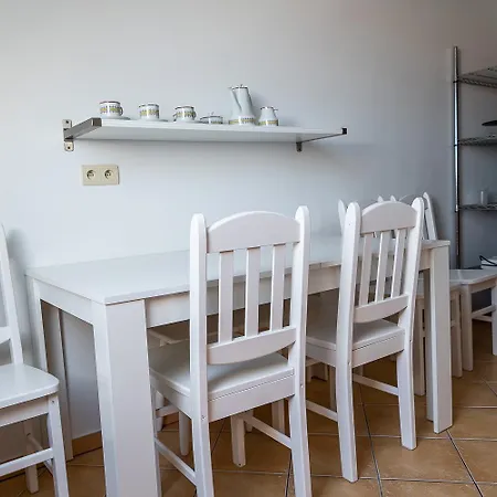 Goscinne Columbus Karwia