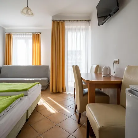 Goscinne Columbus Karwia