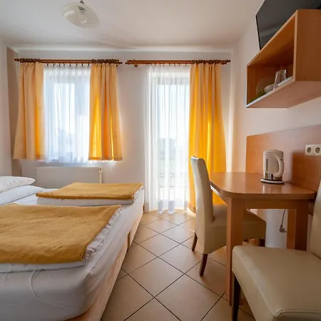 Goscinne Columbus Karwia