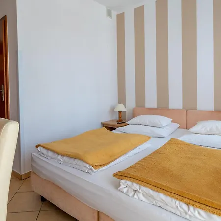 Goscinne Columbus Karwia