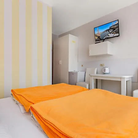 Goscinne Columbus Karwia