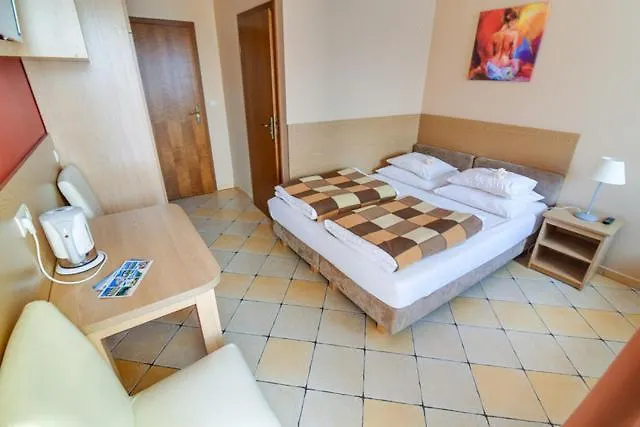 Goscinne Columbus Проживание в семье