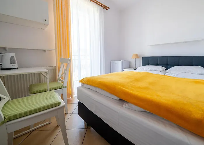 Goscinne Columbus Карвиа